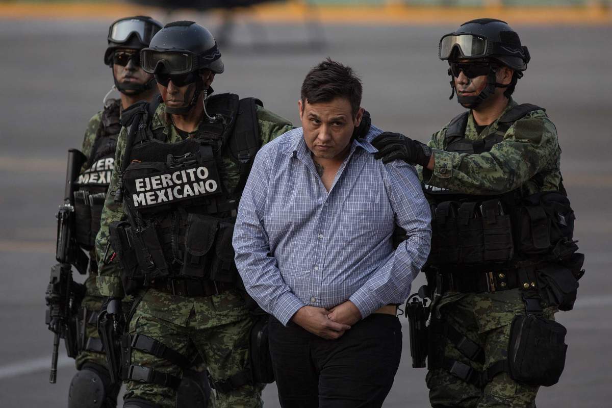 Image of Mexican drug cartel leader in custody 